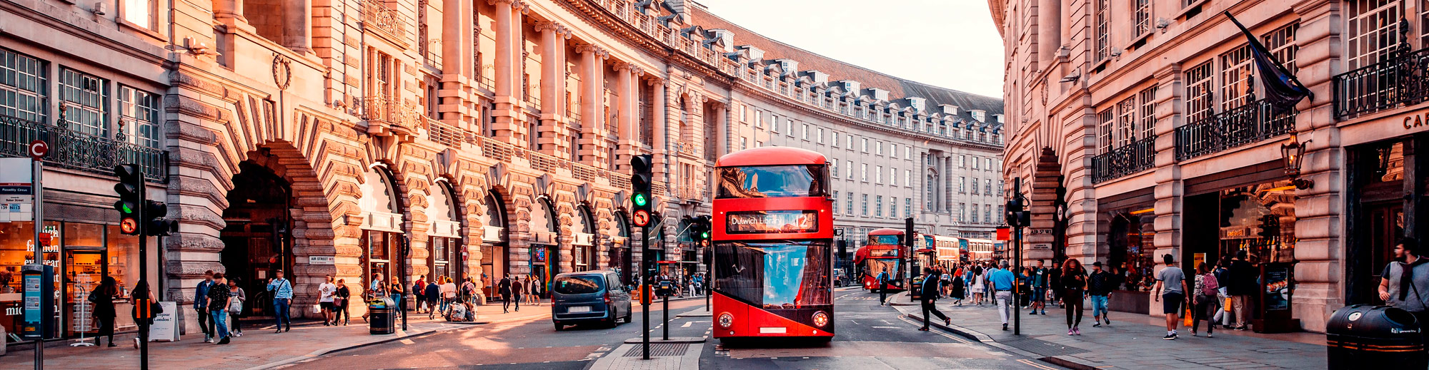 Pablo Rus Broseta makes his debut with the London Philharmonic Orchestra in London